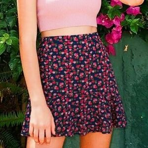 Francesca's | Mi Ami | Floral High-Waisted Mini Skirt | Size Small